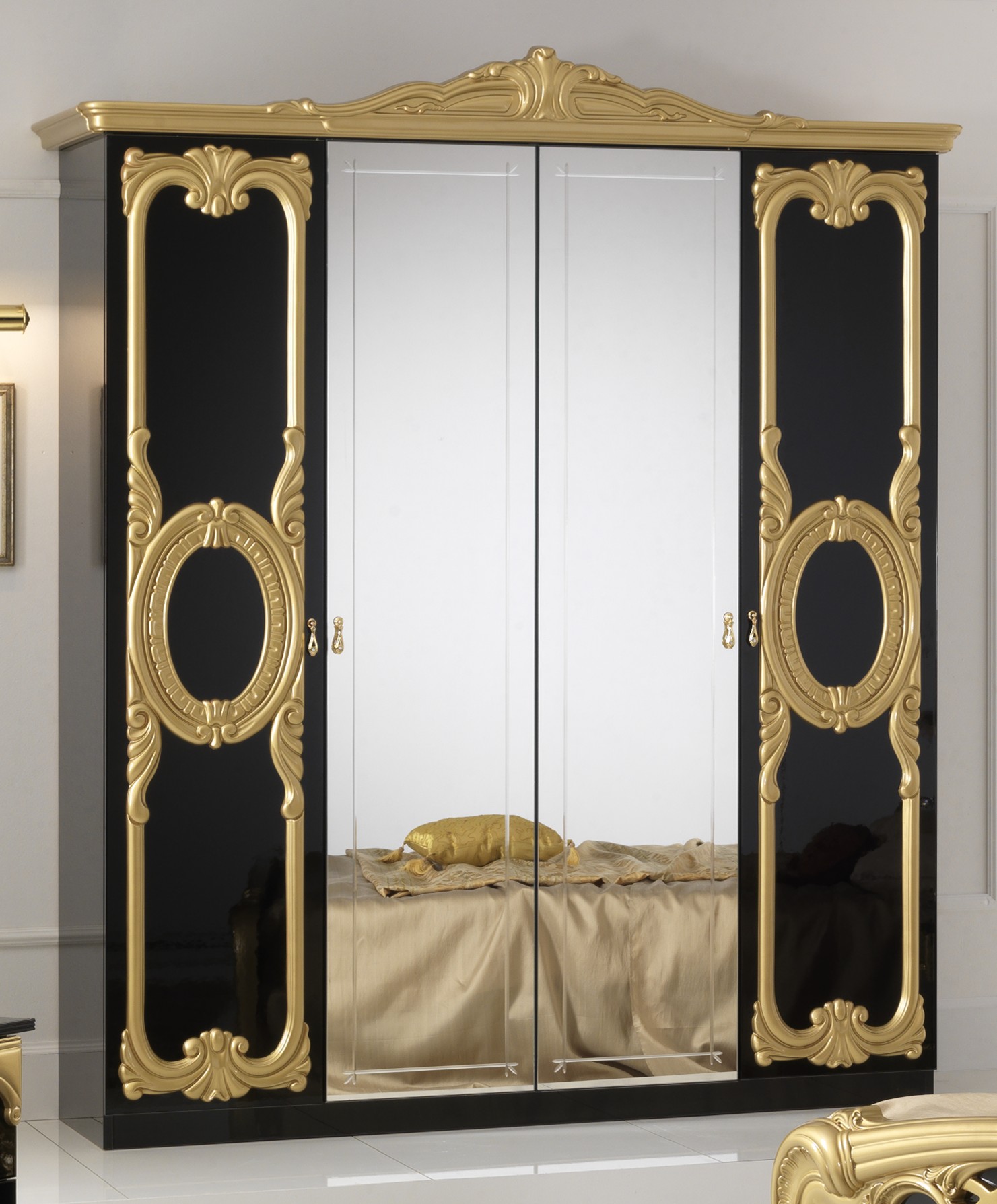 Armoire 4 portes bois brillant noir et doré Crissie LesTendances.fr